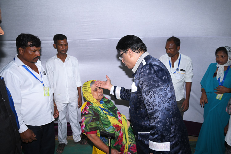 On January 13 and 14, 2024, thousands gathered for Grace Ministry's two-day prayer meeting at Sion on the Mumbai grounds. The two-day prayer assembly drew attendees from around Mumbai in Koliwada, Dharavi.